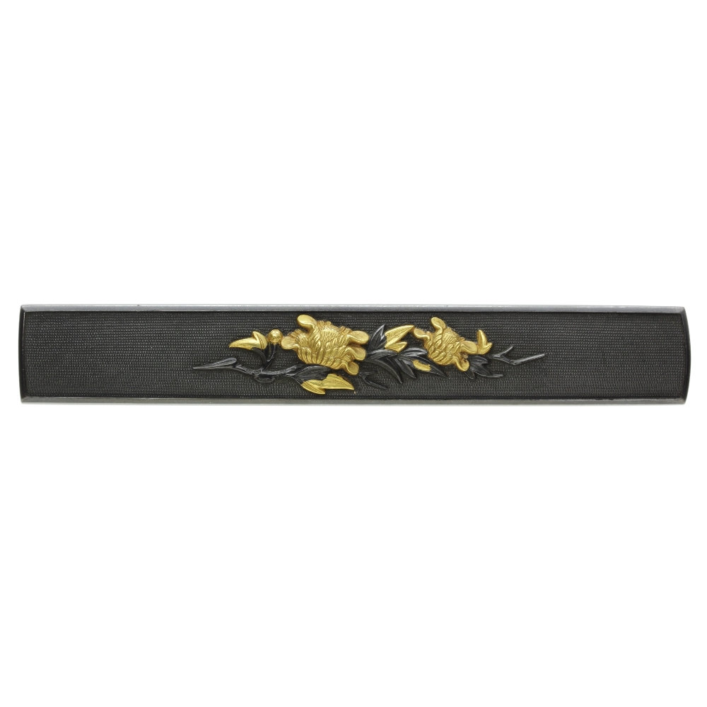 牡丹 高彫　縁頭鐺三点一作　刀装具 牡丹 高彫 縁頭鐺三点一作 刀装具 牡丹 高彫 縁頭鐺三点一作 刀装具